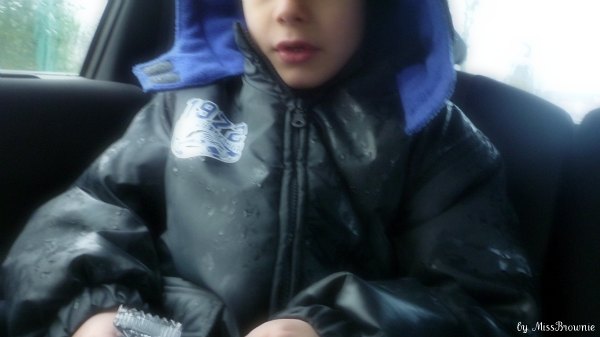 sortie-ecole-sous-la-pluie-2