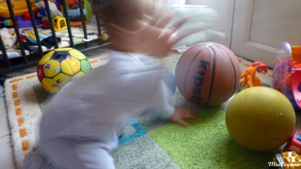 grosse-main-bebe