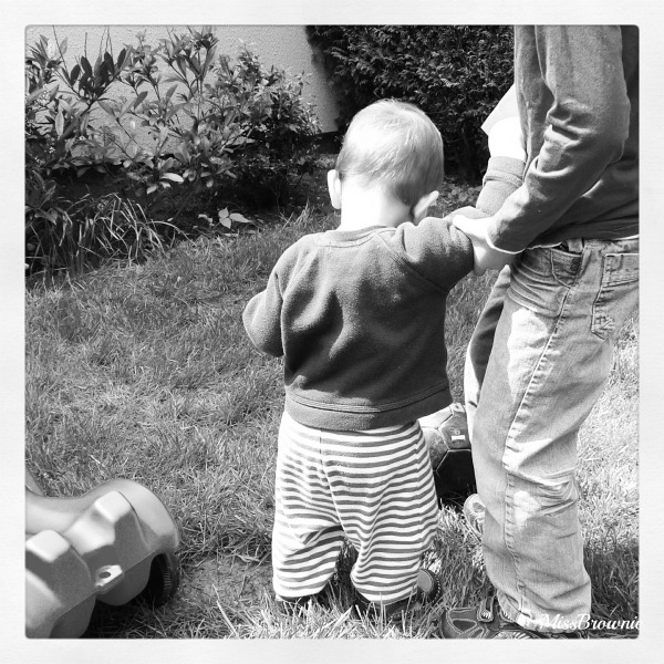 bebe-apprend-a-marcher bebe-apprend-a-marcher