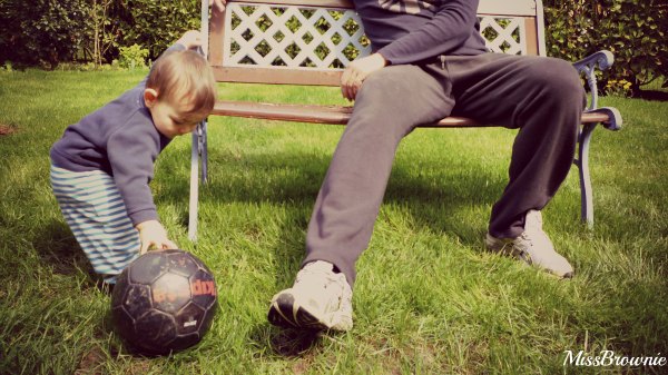 bebe-touche-ballon bebe-touche-ballon