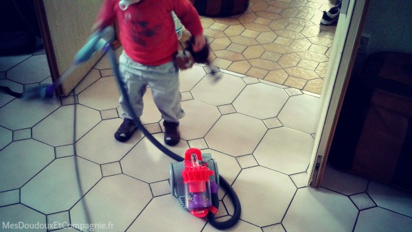 bebe-aspirateur-dyson