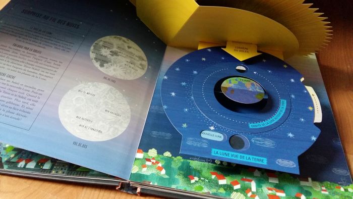 livre enfants curieux pop up lune
